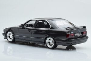 BMW M5 E34 Hartge Fekete Otto 1:18 OT362B Gyanta – 4. kép a 6-ből