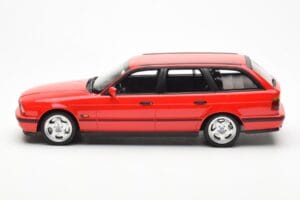 BMW M5 E34 Touring Piros Otto 1:18 OT951 Gyanta – 3. kép a 6-ből