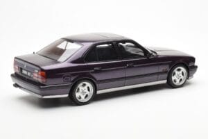 BMW M5 E34 Lila Otto 1:18 OT106 Gyanta – 2. kép a 6-ből