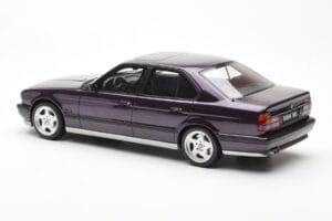 BMW M5 E34 Lila Otto 1:18 OT106 Gyanta – 5. kép a 6-ből