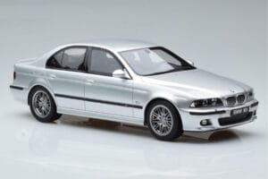 BMW M5 E39 Ezüst Otto 1:18 OT747B Gyanta – 4. kép a 7-ből