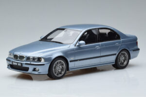 BMW M5 E39 Silverwater Kék Otto 1:18