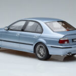 BMW M5 E39 Silverwater Kék Otto 1:18 - image 5 of 6
