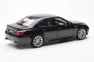 BMW M5 E60 Carbon Fekete Kyosho 1:18 08593BK Fém – 3. kép a 8-ből