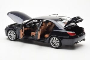BMW M5 E60 Carbon Fekete Kyosho 1:18 08593BK Fém – 5. kép a 8-ből