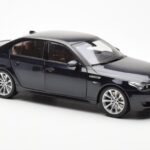 BMW M5 E60 Carbon Fekete Kyosho 1:18 - image 6 of 8