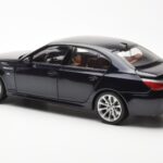 BMW M5 E60 Carbon Fekete Kyosho 1:18 - image 7 of 8