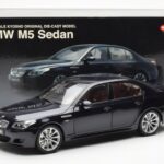 BMW M5 E60 Carbon Fekete Kyosho 1:18 - image 8 of 8