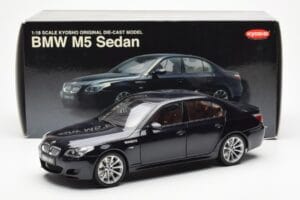 BMW M5 E60 Carbon Fekete Kyosho 1:18 08593BK Fém – 8. kép a 8-ből