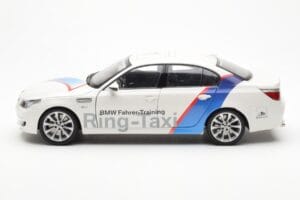 BMW M5 E60 Ring Taxi Nurburgring Kyosho 1:18 08593RT Fém – 4. kép a 8-ből