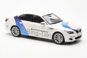 BMW M5 E60 Ring Taxi Nurburgring Kyosho 1:18 08593RT Fém – 6. kép a 8-ből