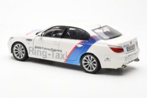 BMW M5 E60 Ring Taxi Nurburgring Kyosho 1:18 08593RT Fém – 7. kép a 8-ből