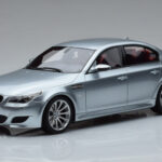 BMW M5 E60 Ezüst Otto 1:18