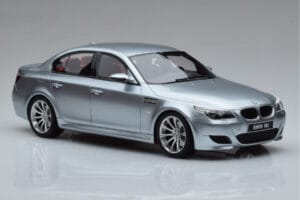 BMW M5 E60 Ezüst Otto 1:18 OT426 Gyanta – 4. kép a 6-ből