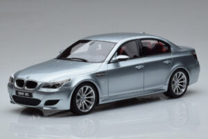 BMW M5 E60 Ezüst Otto 1:18