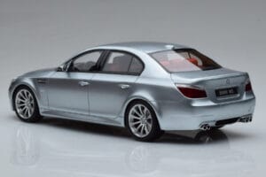 BMW M5 E60 Ezüst Otto 1:18 OT426 Gyanta – 5. kép a 6-ből