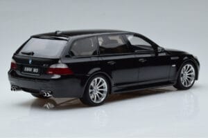 BMW M5 E61 Touring Fekete Otto 1:18 OT1020 Gyanta – 2. kép a 6-ből