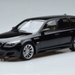 BMW M5 E61 Touring Fekete Otto 1:18