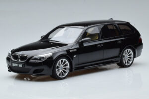 BMW M5 E61 Touring Fekete Otto 1:18