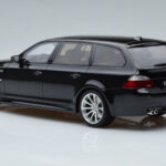 BMW M5 E61 Touring Fekete Otto 1:18 - image 5 of 6