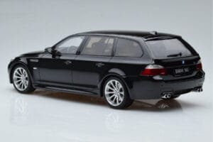 BMW M5 E61 Touring Fekete Otto 1:18 OT1020 Gyanta – 5. kép a 6-ből