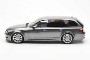 BMW M5 E61 Touring Szürke Otto 1:18 OT189 Gyanta – 3. kép a 6-ből