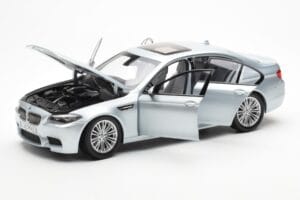 BMW M5 F10 Silverstone Ezüst Paragon 1:18 80432186353 Fém – 2. kép a 8-ből