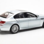 BMW M5 F10 Silverstone Ezüst Paragon 1:18 80432186353 - image 3 of 8