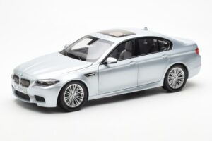 BMW M5 F10 Silverstone Ezüst Paragon 1:18 80432186353