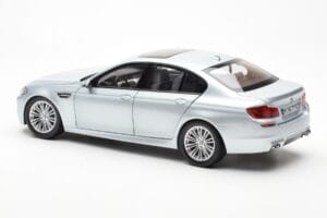 BMW M5 F10 Silverstone Ezüst Paragon 1:18 80432186353 Fém – 7. kép a 8-ből