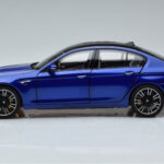BMW M5 F90 Marina Bay Kék Norev 1:18 - image 4 of 7