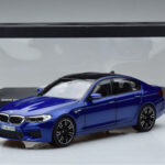 BMW M5 F90 Marina Bay Kék Norev 1:18 - image 7 of 7