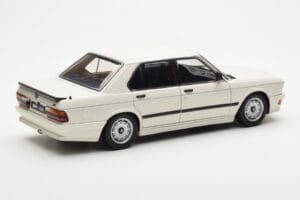BMW M535i E28 Alpine Fehér AUTOart 1:18 75161 Fém – 3. kép a 10-ből