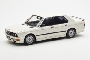 BMW M535i E28 Alpine Fehér AUTOart 1:18 75161