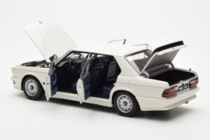 BMW M535i E28 Alpine Fehér AUTOart 1:18 75161 Fém – 5. kép a 10-ből
