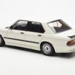 BMW M535i E28 Alpine Fehér AUTOart 1:18 - image 7 of 10