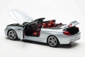 BMW M6 F12 Kabrió Silverstone Ezüst II Paragon 1:18 80432253656 Fém – 5. kép a 8-ből