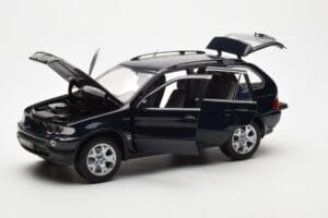 BMW X5 4.4i E53 Sötét Kék Kyosho 1:18 08521DB Fém – 2. kép a 8-ből