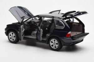 BMW X5 4.4i E53 Sötét Kék Kyosho 1:18 08521DB Fém – 5. kép a 8-ből