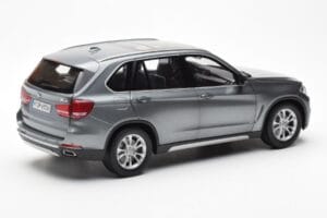 BMW X5 F15 Space Szürke Paragon 1:18 80432318988 Fém – 3. kép a 8-ből