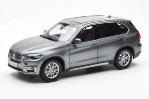 BMW X5 F15 Space Szürke Paragon 1:18