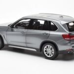 BMW X5 F15 Space Szürke Paragon 1:18 - image 7 of 8