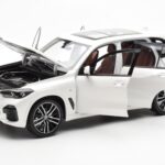 BMW X5 G05 Fehér Paragon 1:18 - image 2 of 8