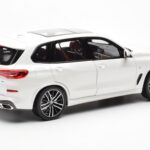BMW X5 G05 Fehér Paragon 1:18 - image 3 of 8