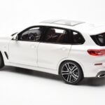 BMW X5 G05 Fehér Paragon 1:18 - image 7 of 8