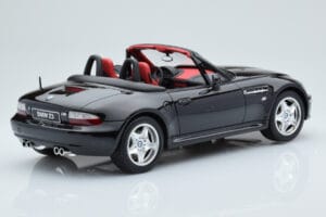 BMW Z3 M E36/7 Roadster Fekete Otto 1:18 OT1016 Gyanta – 2. kép a 5-ből