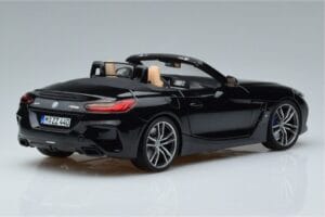 BMW Z4 G29 Fekete Metál Norev 1:18 183272 Fém – 3. kép a 7-ből