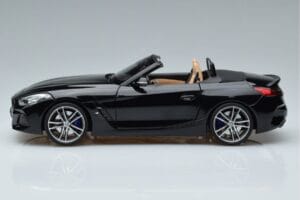 BMW Z4 G29 Fekete Metál Norev 1:18 183272 Fém – 4. kép a 7-ből