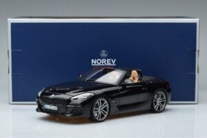 BMW Z4 G29 Fekete Metál Norev 1:18 183272 Fém – 7. kép a 7-ből