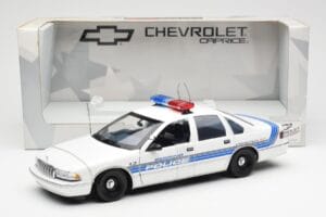 Chevrolet Caprice Sebring Rendőrség UT Models 1:18 21029 Fém – 6. kép a 6-ből